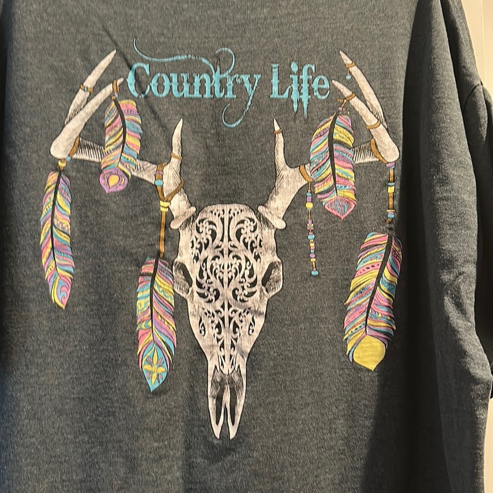 Country Life tshirt with skull head and feathers on back